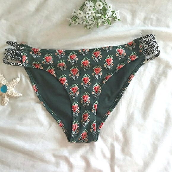 Aeropostale Other - 🏷️BUY 4 GET 1 FREE🏷️ Aeropostale Floral Swim Bottoms Cape Juby